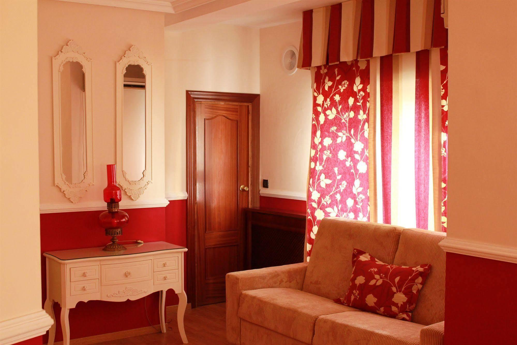 Hotel La Paz Ubeda  Bagian luar foto