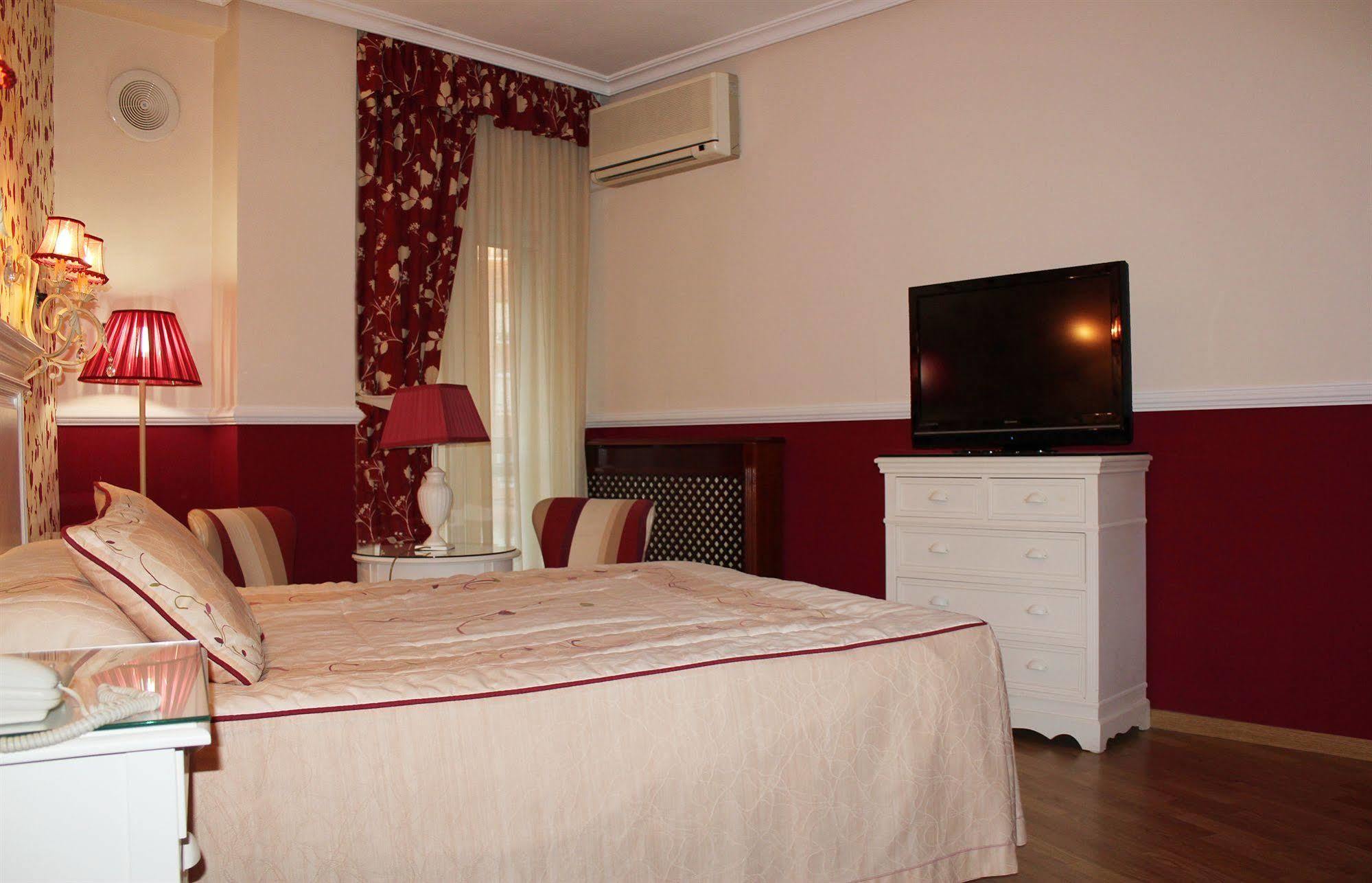 Hotel La Paz Ubeda  Bagian luar foto