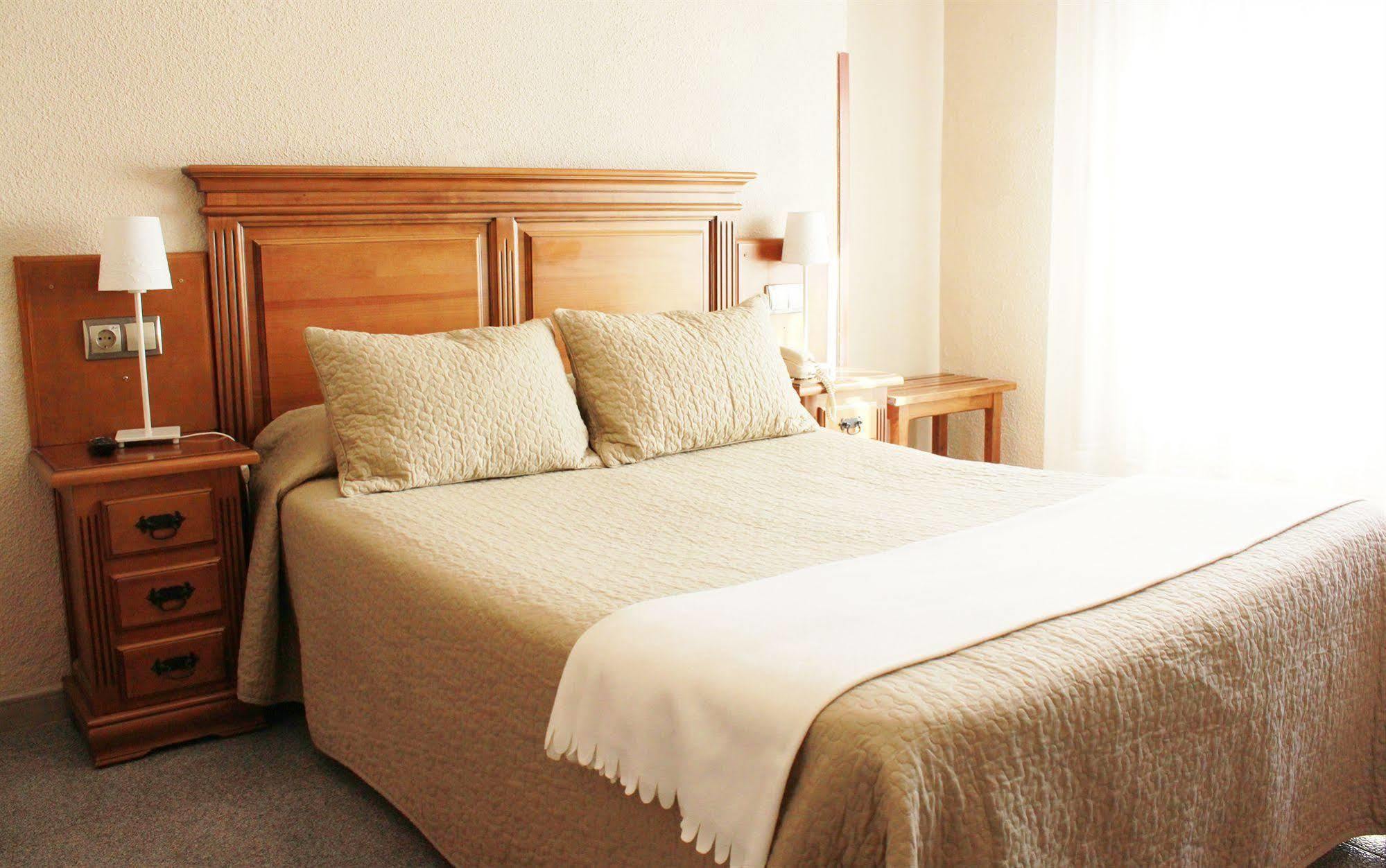 Hotel La Paz Ubeda  Bagian luar foto