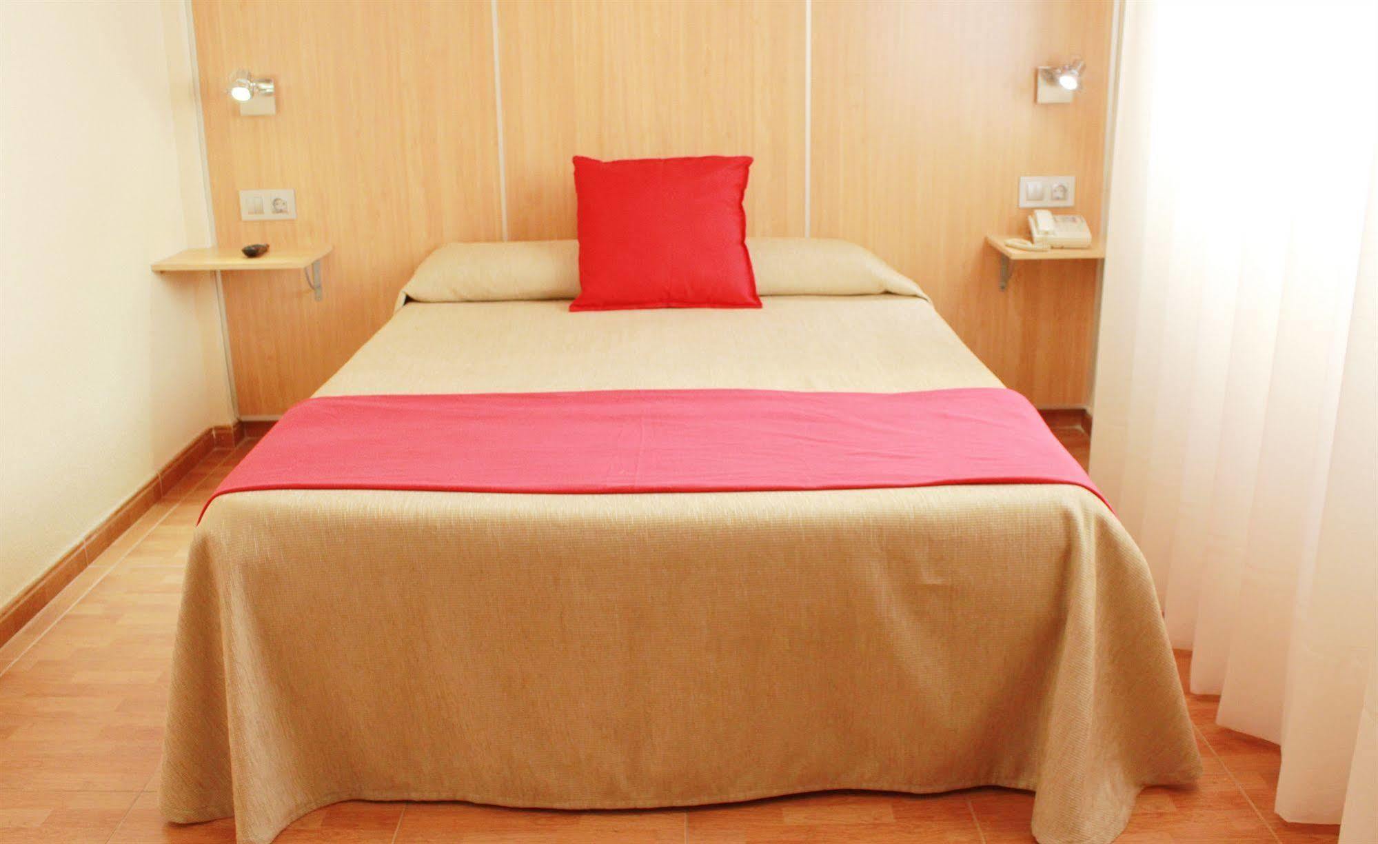 Hotel La Paz Ubeda  Bagian luar foto