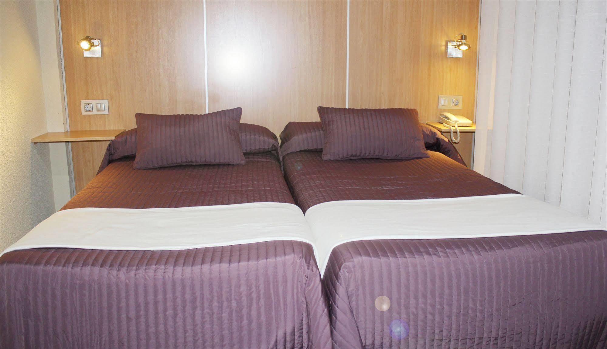 Hotel La Paz Ubeda  Bagian luar foto